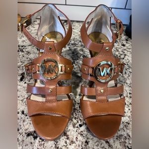 HOT—-Rare MK short heel sandal